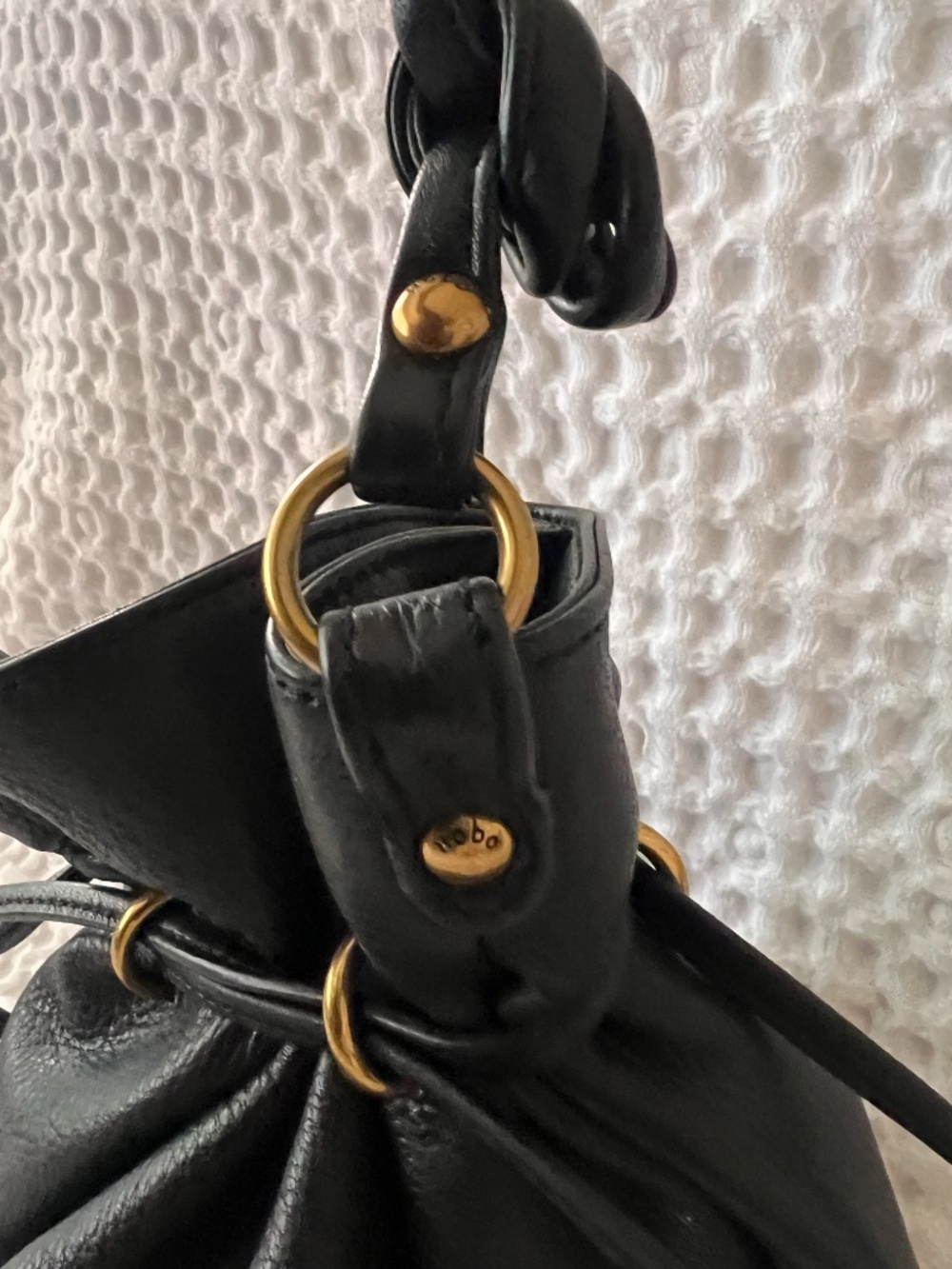 HOBO Black Pebbled Leather Bucket Bag Crossbody Drawstring Brass Hardware - Picture 8 of 16
